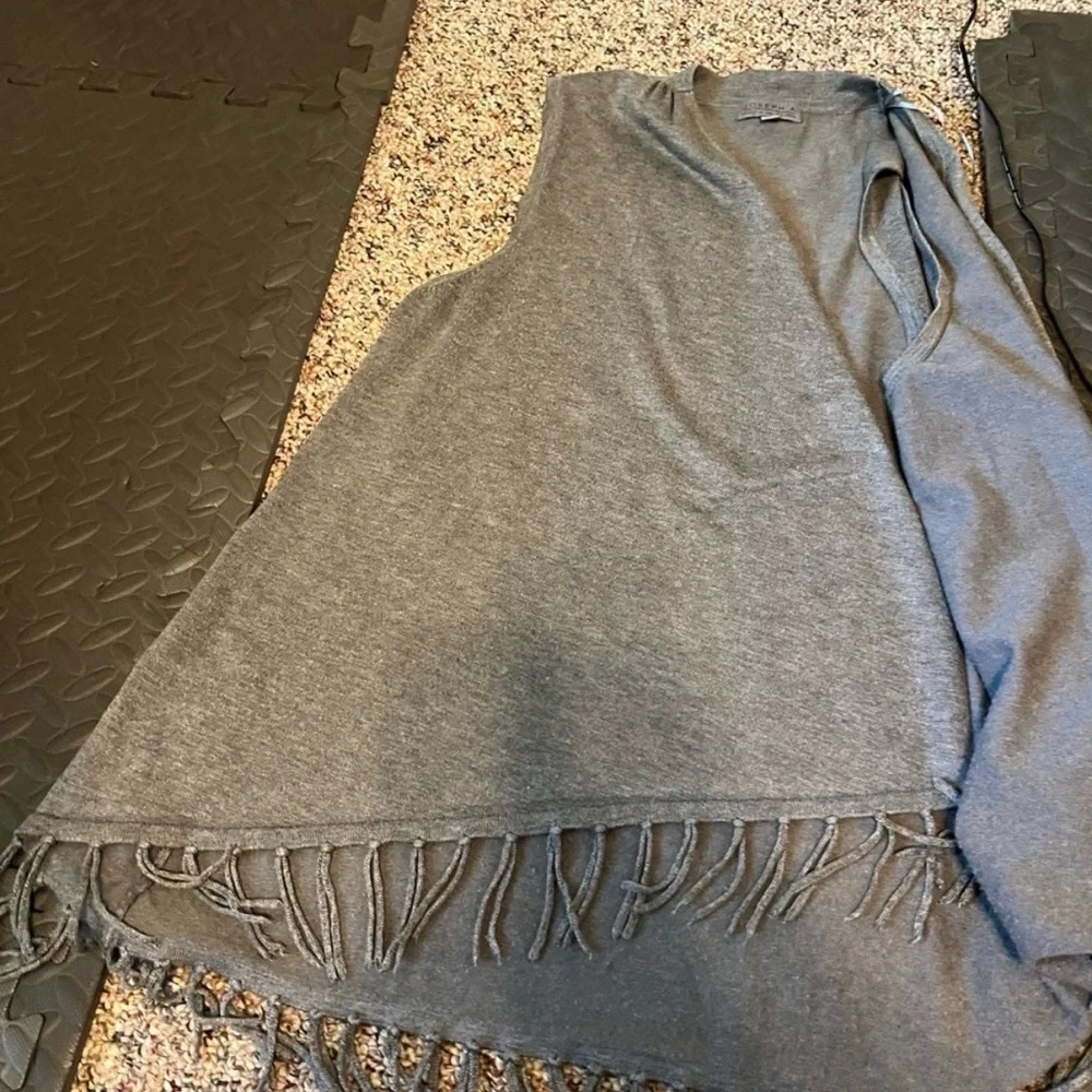 Heather Gray Vest with fringe edge medium
